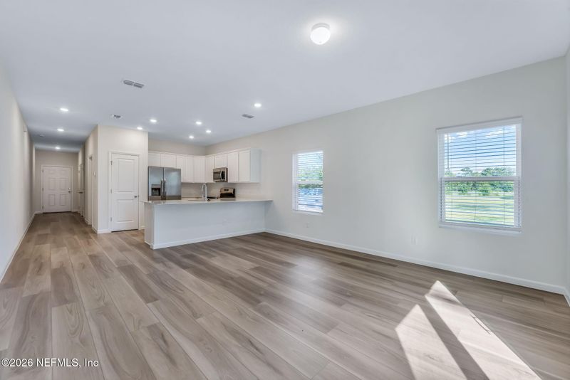 708 Holly Lakes Dr, Orange Park, FL 32073