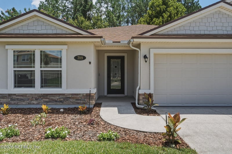 709 Kings College Dr, St Johns, FL 32259