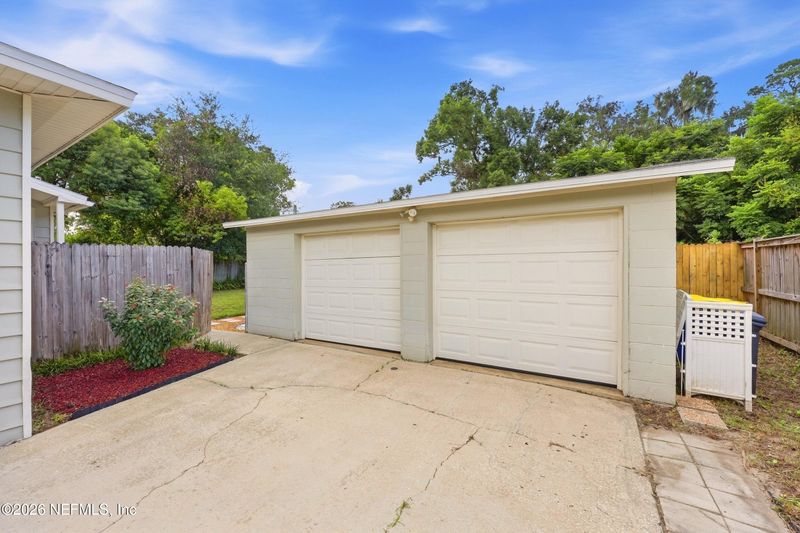 711 Valley Forge Rd, Jacksonville, FL 32208
