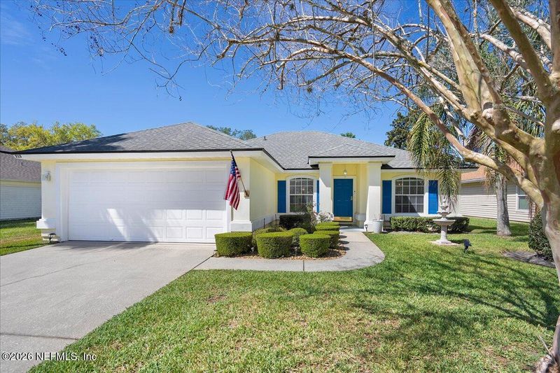 713 S Lake Cunningham Ave, St Johns, FL 32259