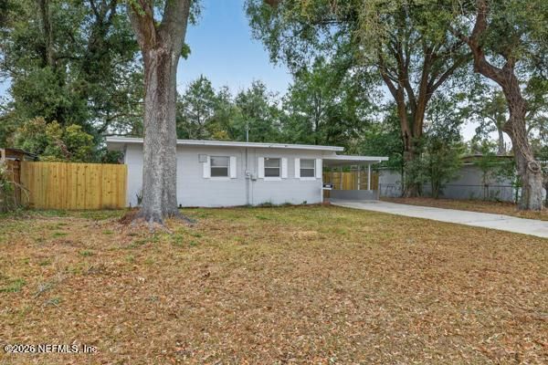 7143 King Arthur Rd N, Jacksonville, FL 32211