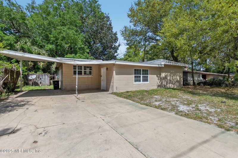 7169 Koleda Dr, Jacksonville, FL 32210