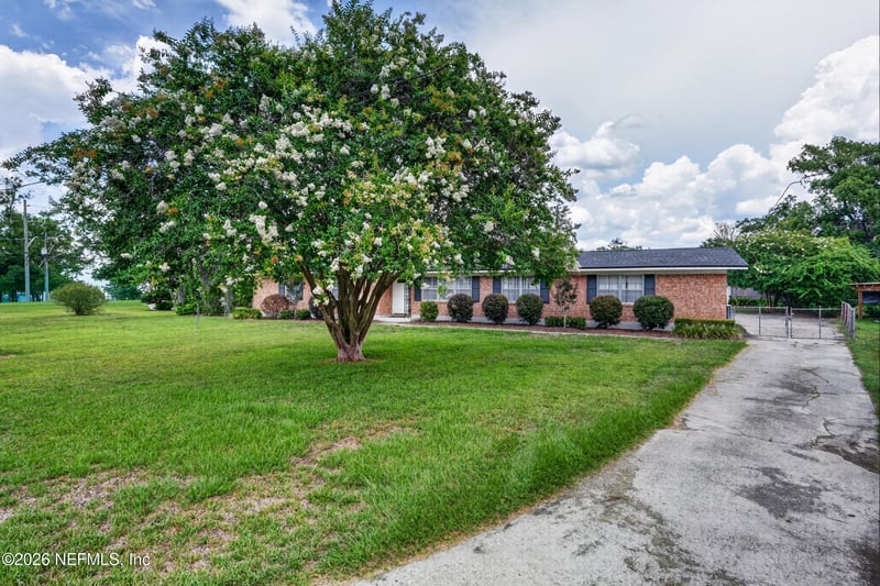 717 Estates Cove Rd, Jacksonville, FL 32221