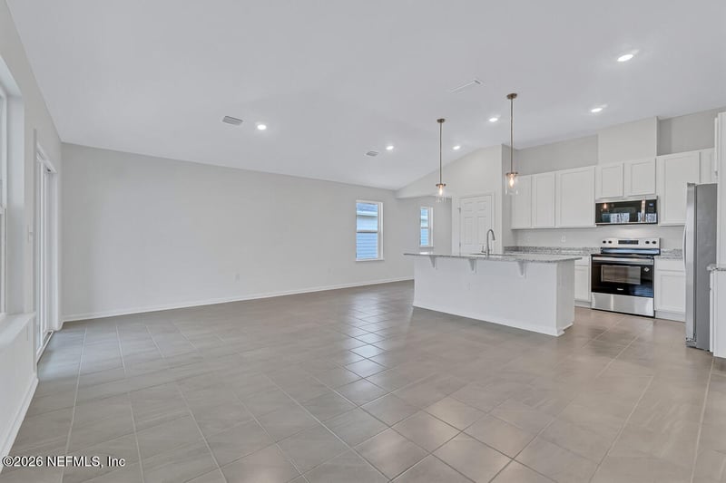 718 Panther Lake Pw, Jacksonville, FL 32221