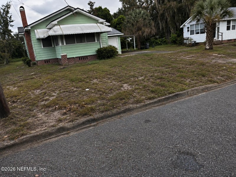 7180 Lucky Dr W, Jacksonville, FL 32208