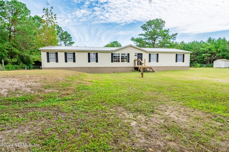 7195 NW 261 St, Lawtey, FL 32058