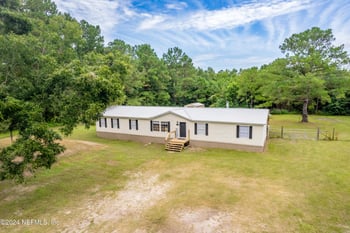 7195 NW 261 St, Lawtey, FL 32058