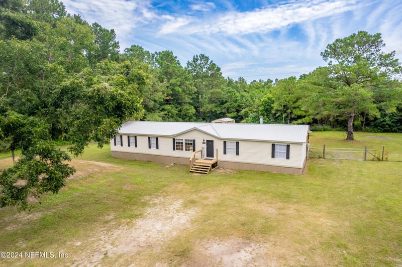 7195 NW 261 St, Lawtey, FL 32058