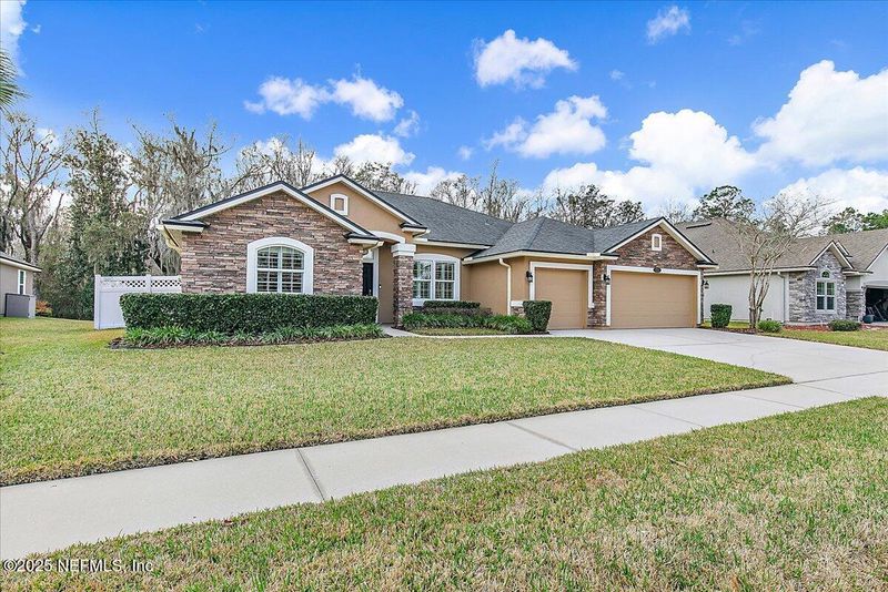 721 W Kings College Dr, St Johns, FL 32259