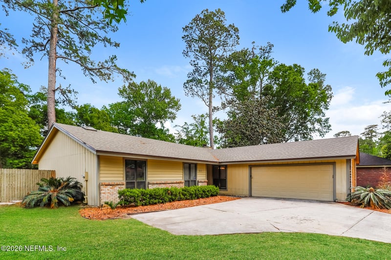 7213 Secret Woods Dr, Jacksonville, FL 32216