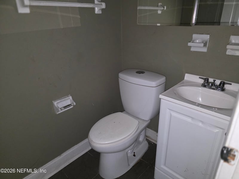 7229 Ken Knight Dr E, Jacksonville, FL 32209
