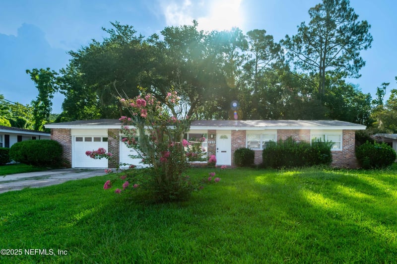 723 Montego Rd W, Jacksonville, FL 32216