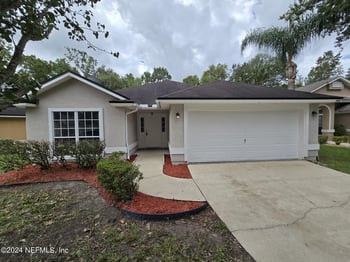 724 S Lilac Loop, Jacksonville, FL 32259