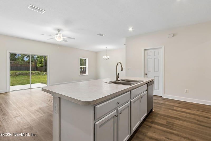 7242 Luke St, Jacksonville, FL 32210
