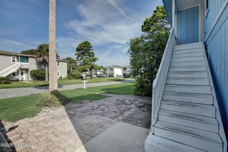 725 7th Ave S, Jacksonville Beach, FL 32250
