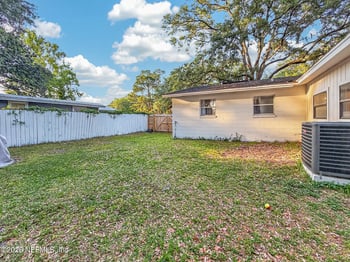 7252 Old Kings Rd S, Jacksonville, FL 32217