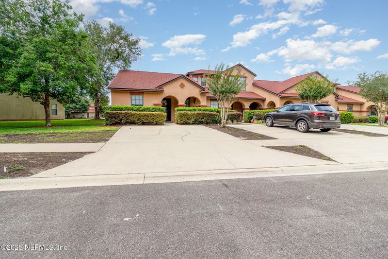 727 Ginger Mill Dr, St Johns, FL 32259