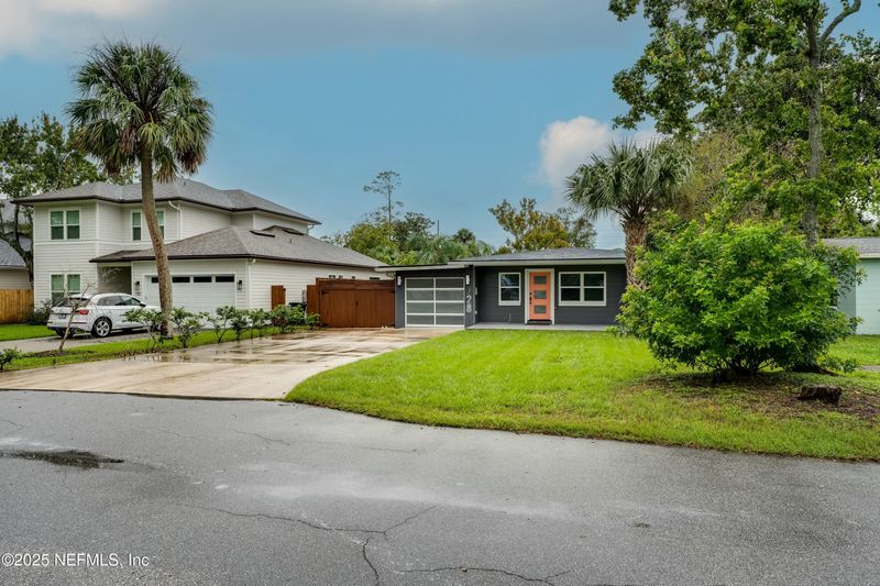 728 Palm Tree Rd, Jacksonville Beach, FL 32250