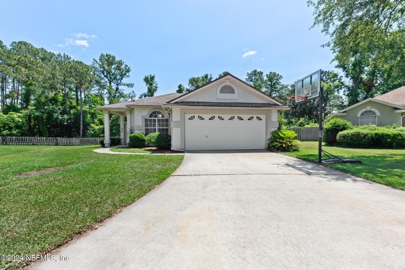 729 Lockwood Ln, St Johns, FL 32259