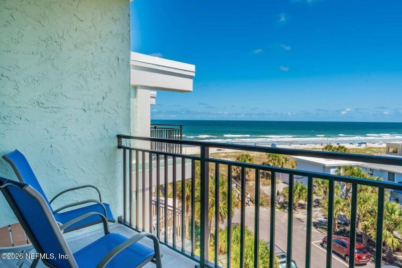 731 1st St #5F, Jacksonville Beach, FL 32250