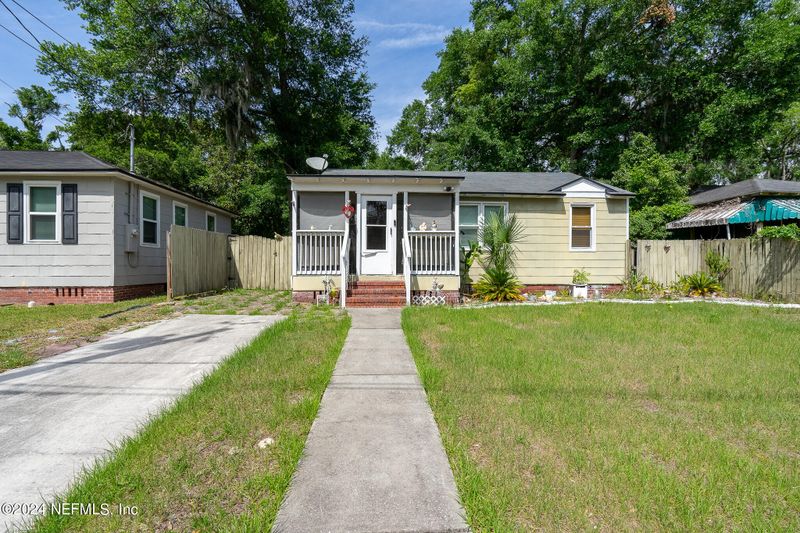 7311 N Shore Dr, Jacksonville, FL 32208
