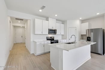 7313 Everett Forest Dr, Jacksonville, FL 32218