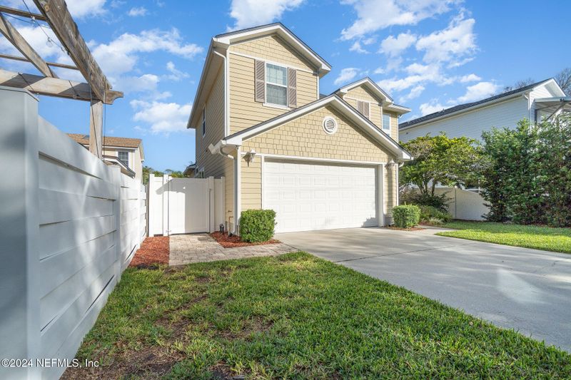 733 12th Ave S, Jacksonville Beach, FL 32250
