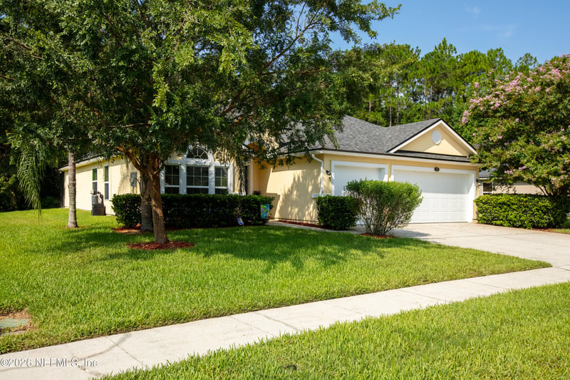 733 W Kings College Dr, St Johns, FL 32259