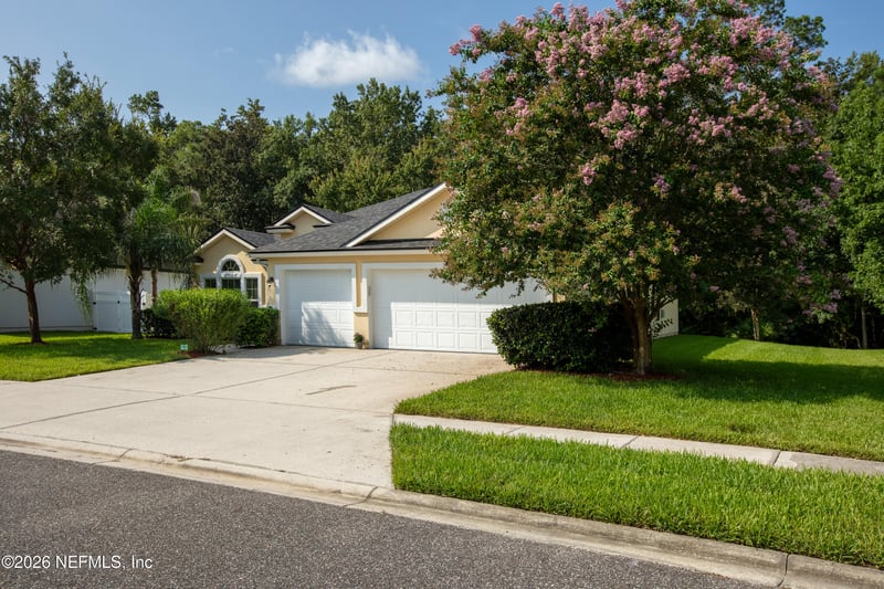 733 W Kings College Dr, St Johns, FL 32259