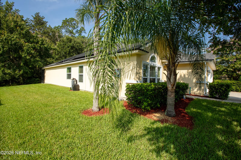 733 W Kings College Dr, St Johns, FL 32259