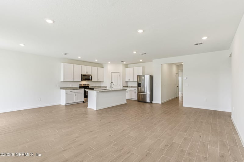 7333 Everett Forest Dr, Jacksonville, FL 32219