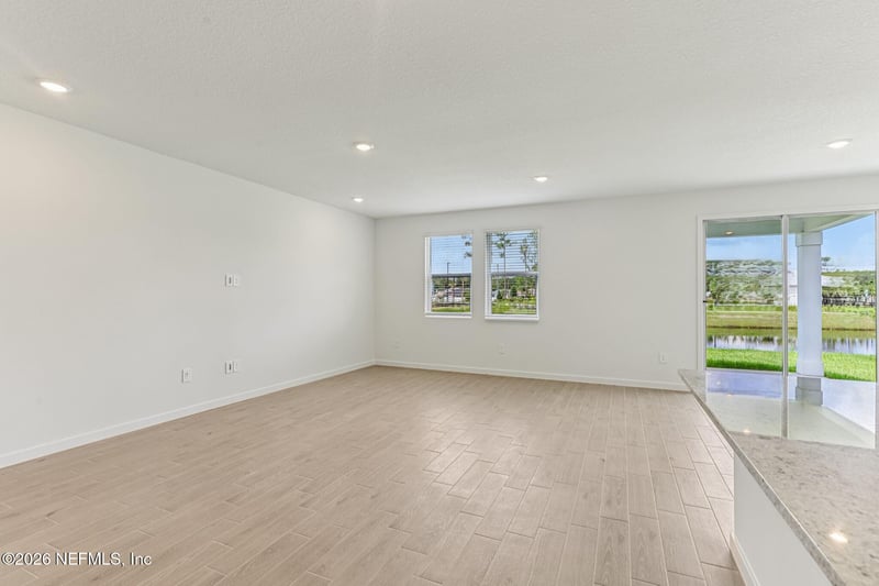 7333 Everett Forest Dr, Jacksonville, FL 32219