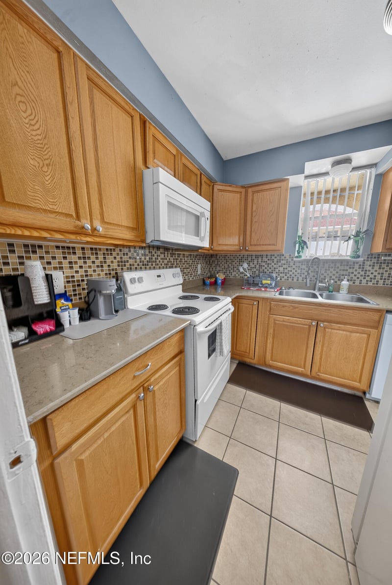 7346 El Barco Rd #4, Jacksonville, FL 32216