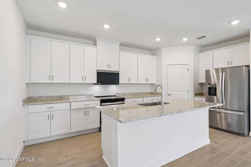 7365 Everett Forest Dr, Jacksonville, FL 32218