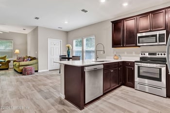 7365 Palm Hills Dr, Jacksonville, FL 32244
