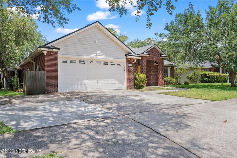 7366 Hawks Cliff Dr W, Jacksonville, FL 32222