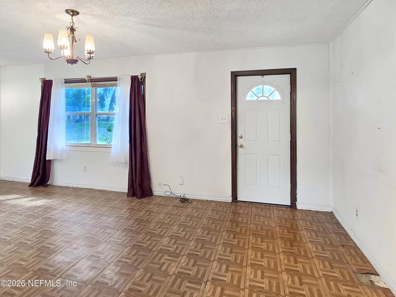 737 N Pine Ave, Green Cove Springs, FL 32043