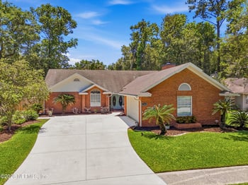 7388 Secret Woods Dr, Jacksonville, FL 32216
