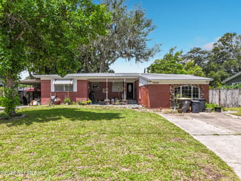 7410 Pineville Dr, Jacksonville, FL 32244