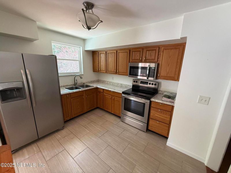 7427 Burlingame Dr S, Jacksonville, FL 32211