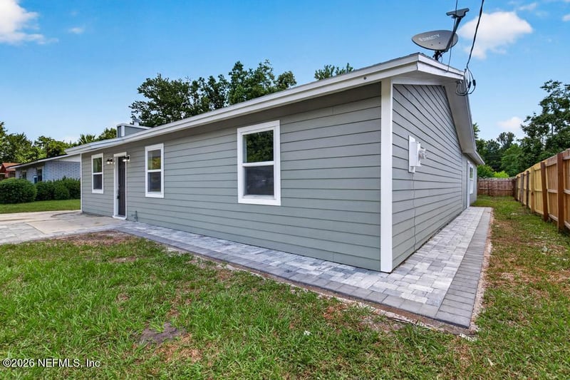 7427 John F Kennedy Dr W, Jacksonville, FL 32219