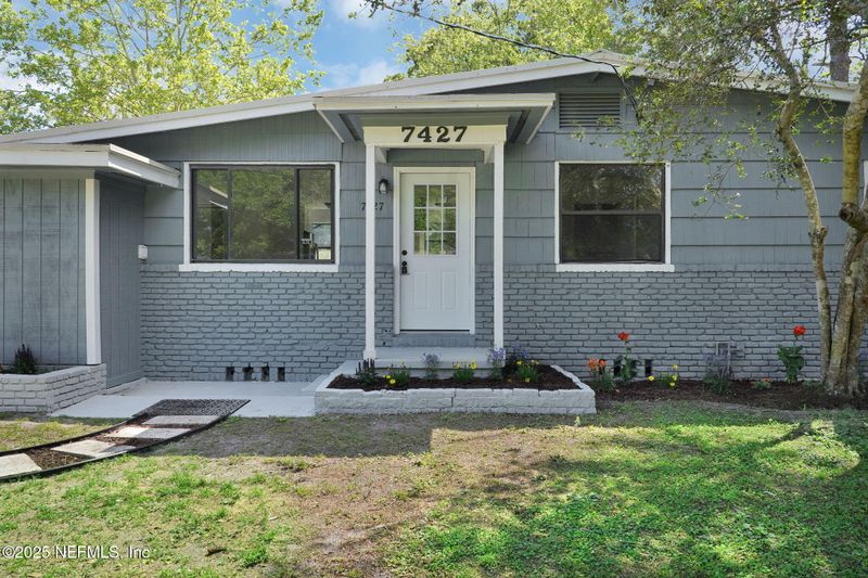 7427 Warner Dr, Jacksonville, FL 32244