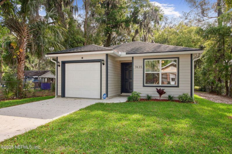 7435 Bloxham Ave, Jacksonville, FL 32208