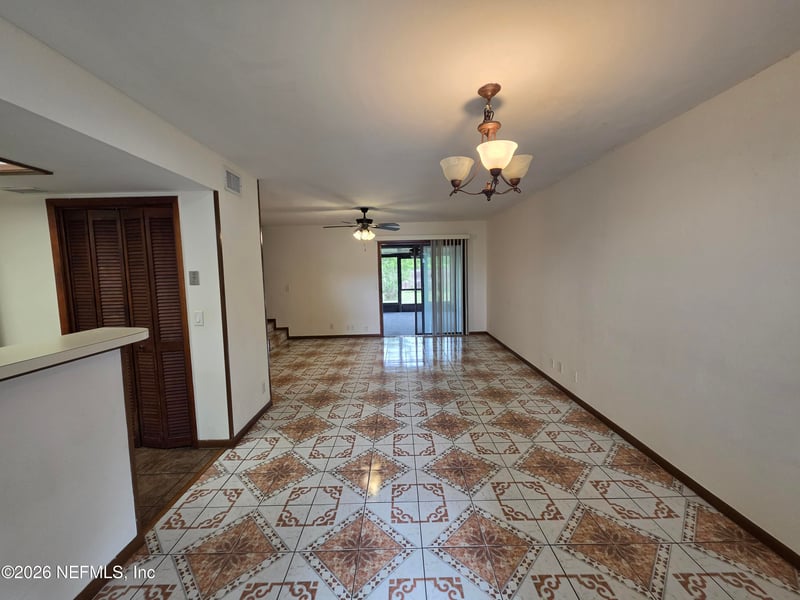 745 Century 21 Dr, Jacksonville, FL 32216
