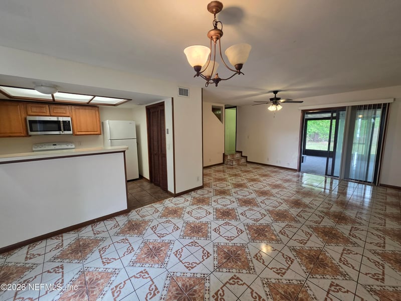 745 Century 21 Dr, Jacksonville, FL 32216