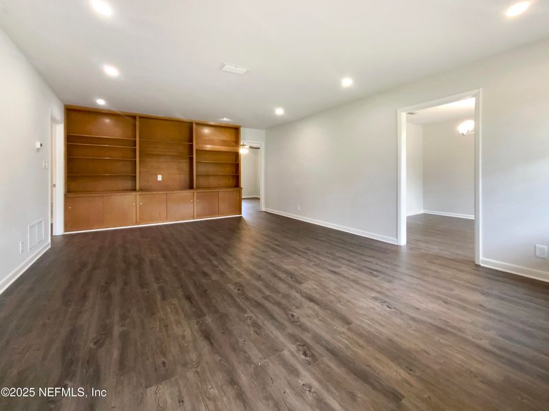 7480 Ortega Hills Dr, Jacksonville, FL 32244