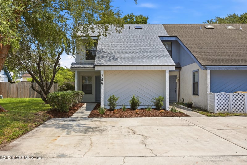 749 Century 21 Dr, Jacksonville, FL 32216
