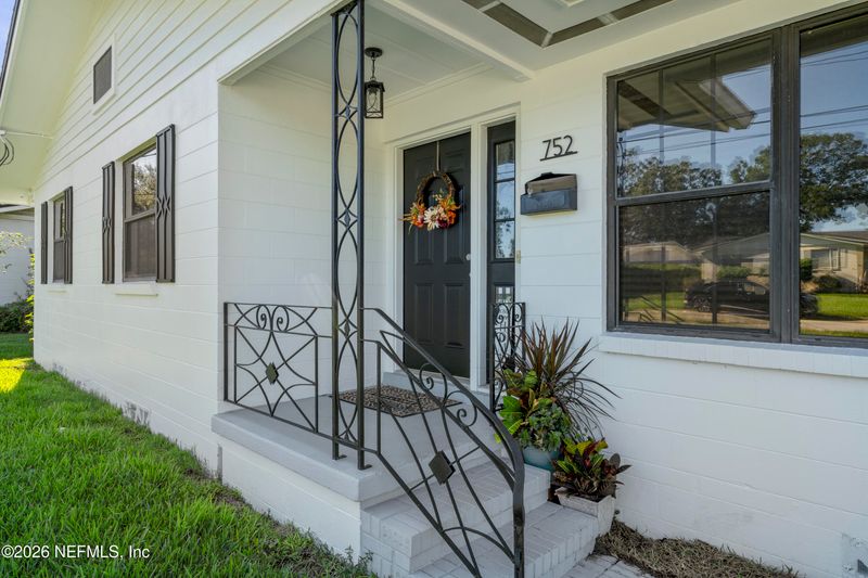 752 Acapulco Rd, Jacksonville, FL 32216
