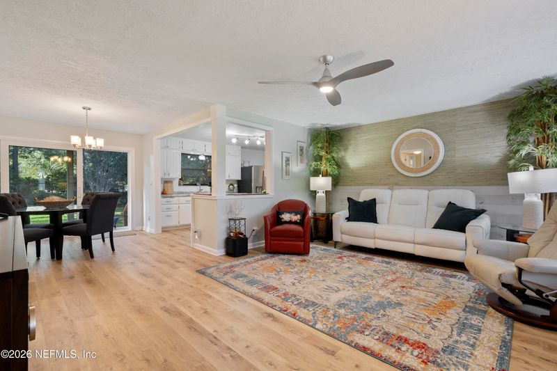 752 Acapulco Rd, Jacksonville, FL 32216