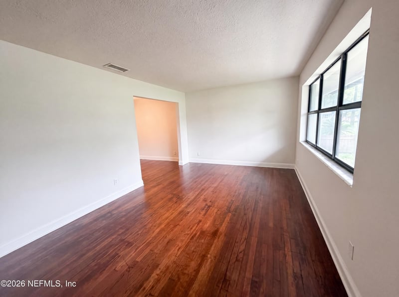 7520 Altus Dr S, Jacksonville, FL 32277